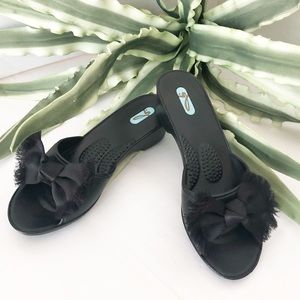 OKA BEE Black Slip-On shoes. Sz M-8